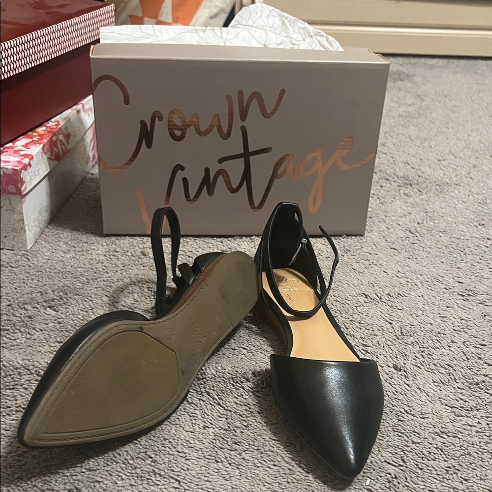 Crown Vintage Black Pointed Flats